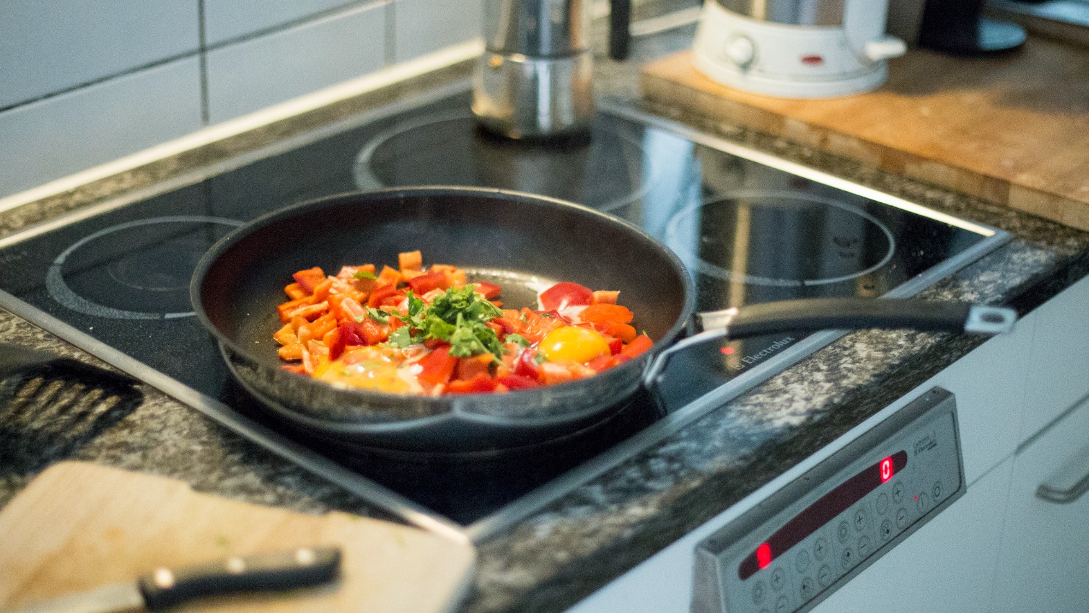Best Cookware for Glass Top Stoves: 7 sets compared