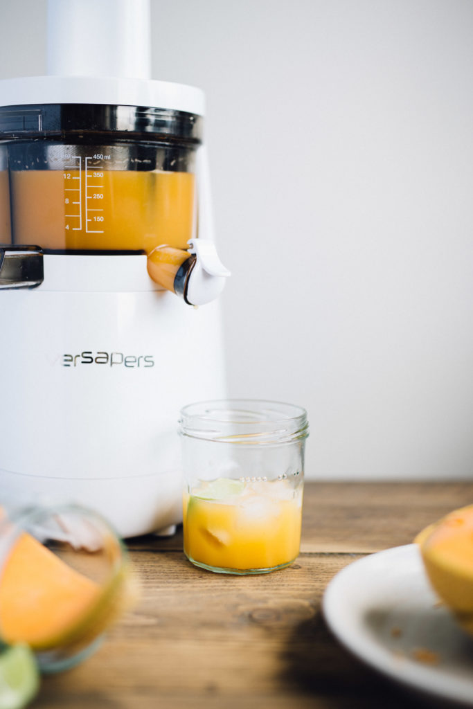 Cantaloupe & orange juice with sea buckthorn and a hint of lime